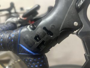 変速用のワイヤーって切れるんだ(@_@。