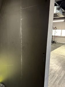 壁の補強工事
